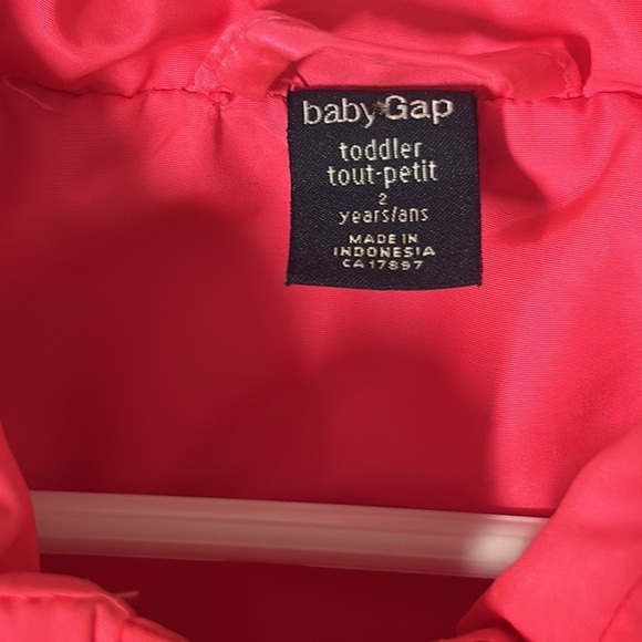 Baby Gap, toddler size 2, puffer  vest - Picture 3 of 4